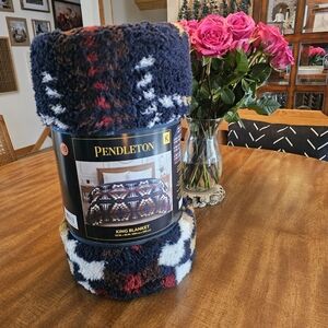 NWT Pendleton King Sherpa Fleece Throw Blanket